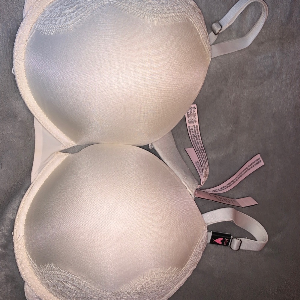 Victoria’s Secret Dream Angels bra
